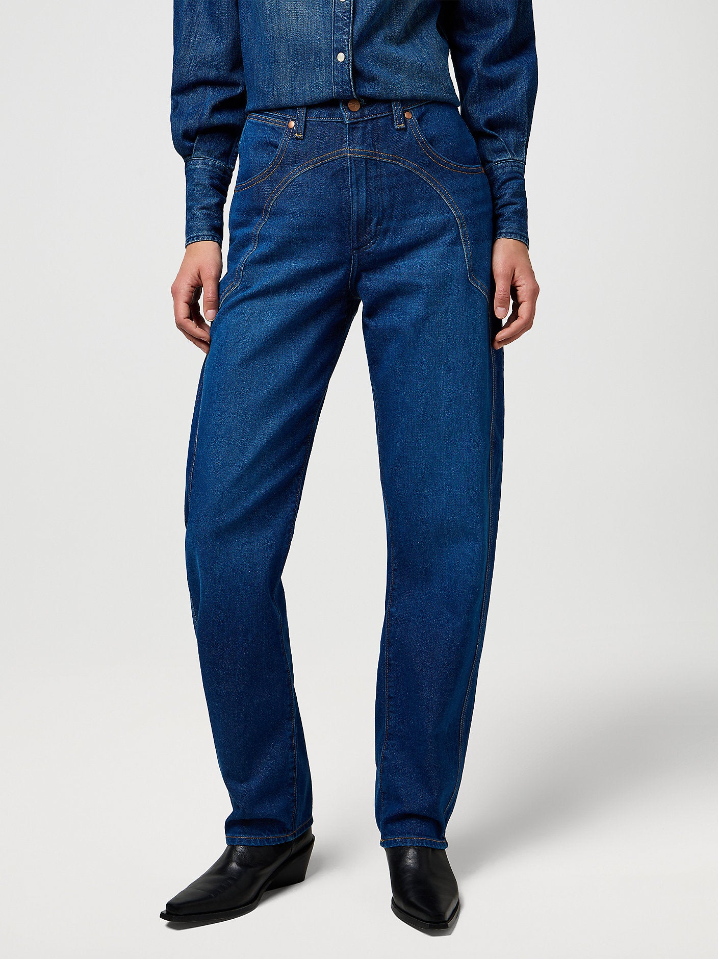 ג׳ינס Wrangler SLEEK BARREL