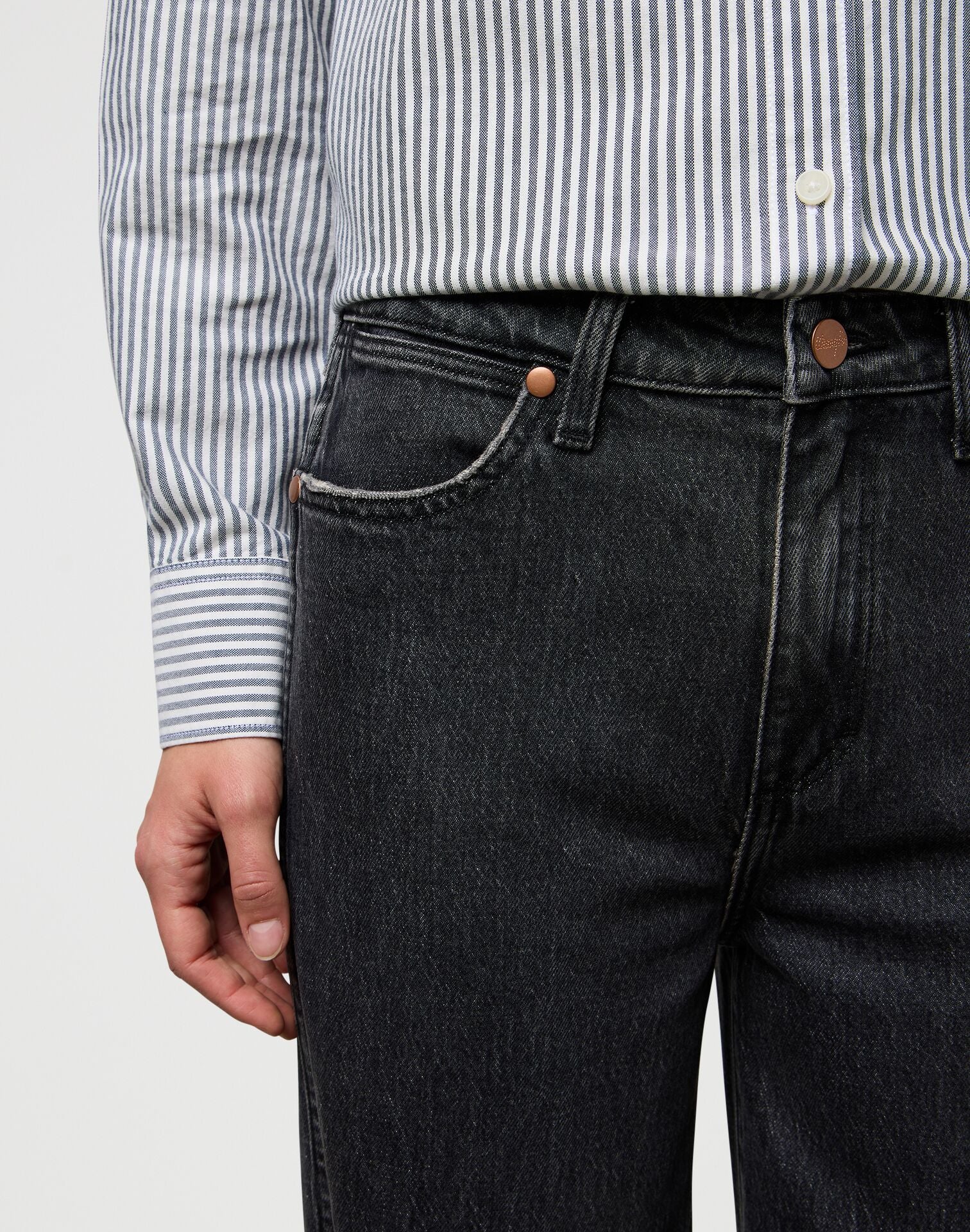 ג'ינס LOOSE STRAIGHT MID RISE