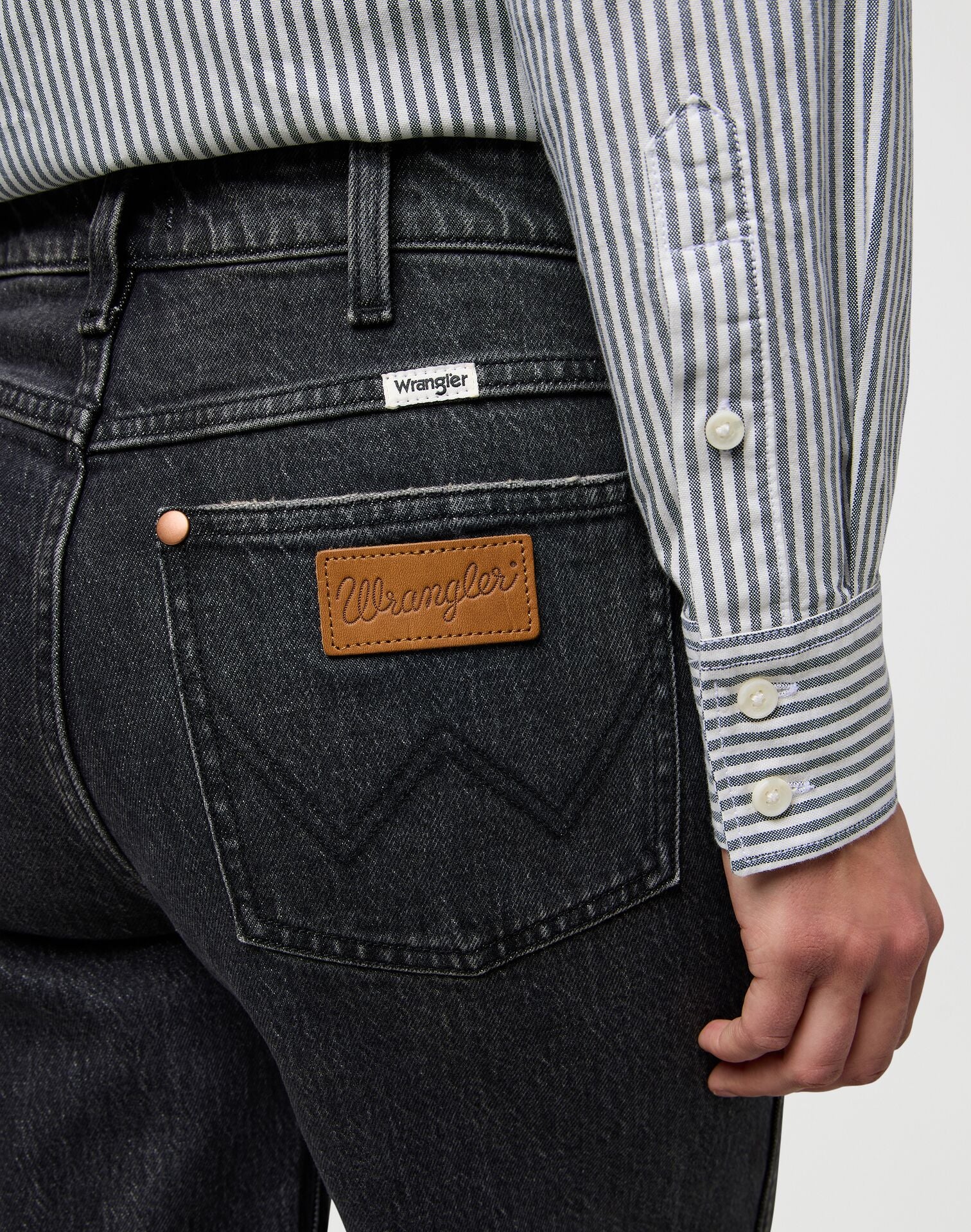 ג'ינס LOOSE STRAIGHT MID RISE