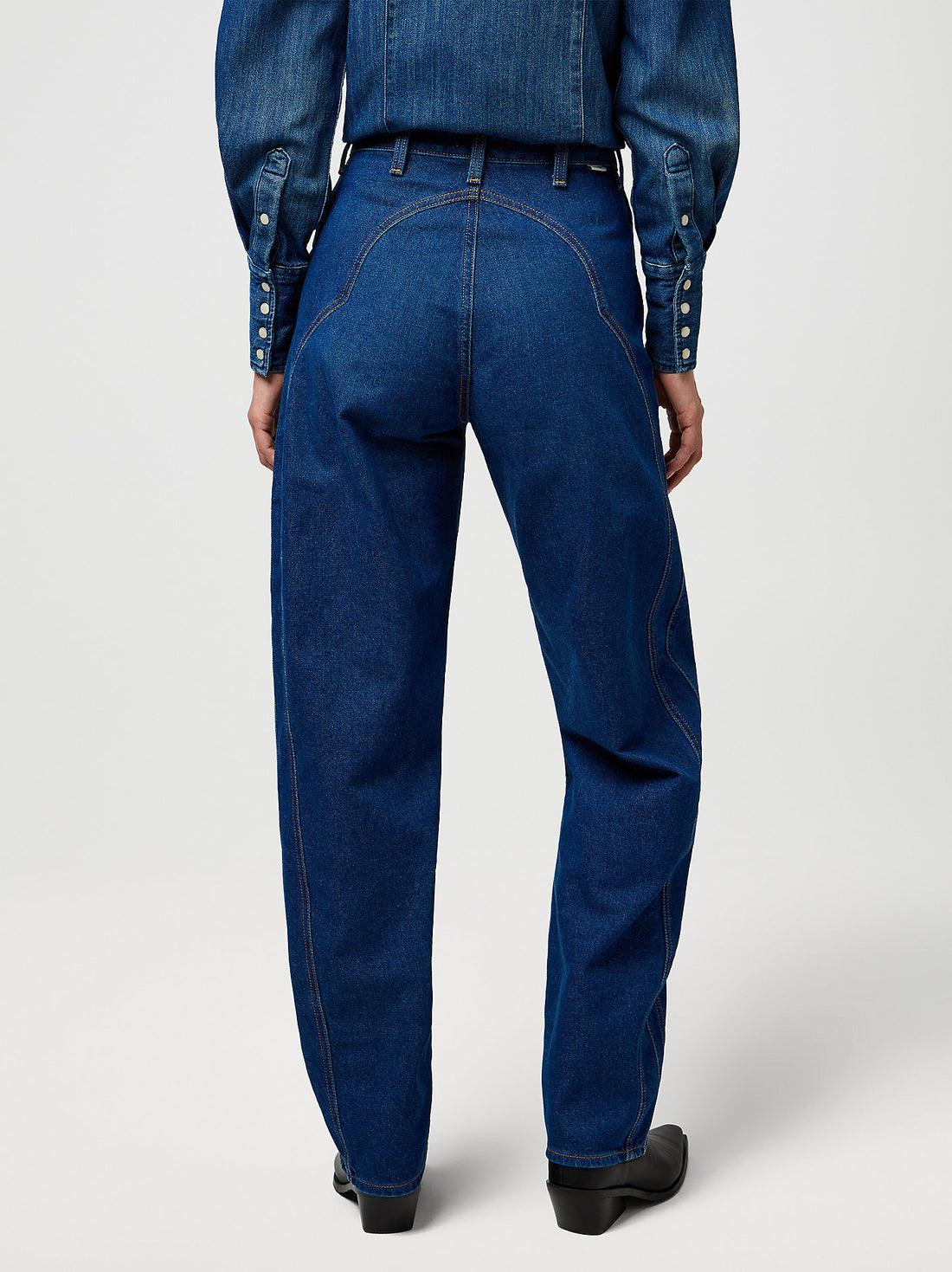 ג׳ינס Wrangler SLEEK BARREL