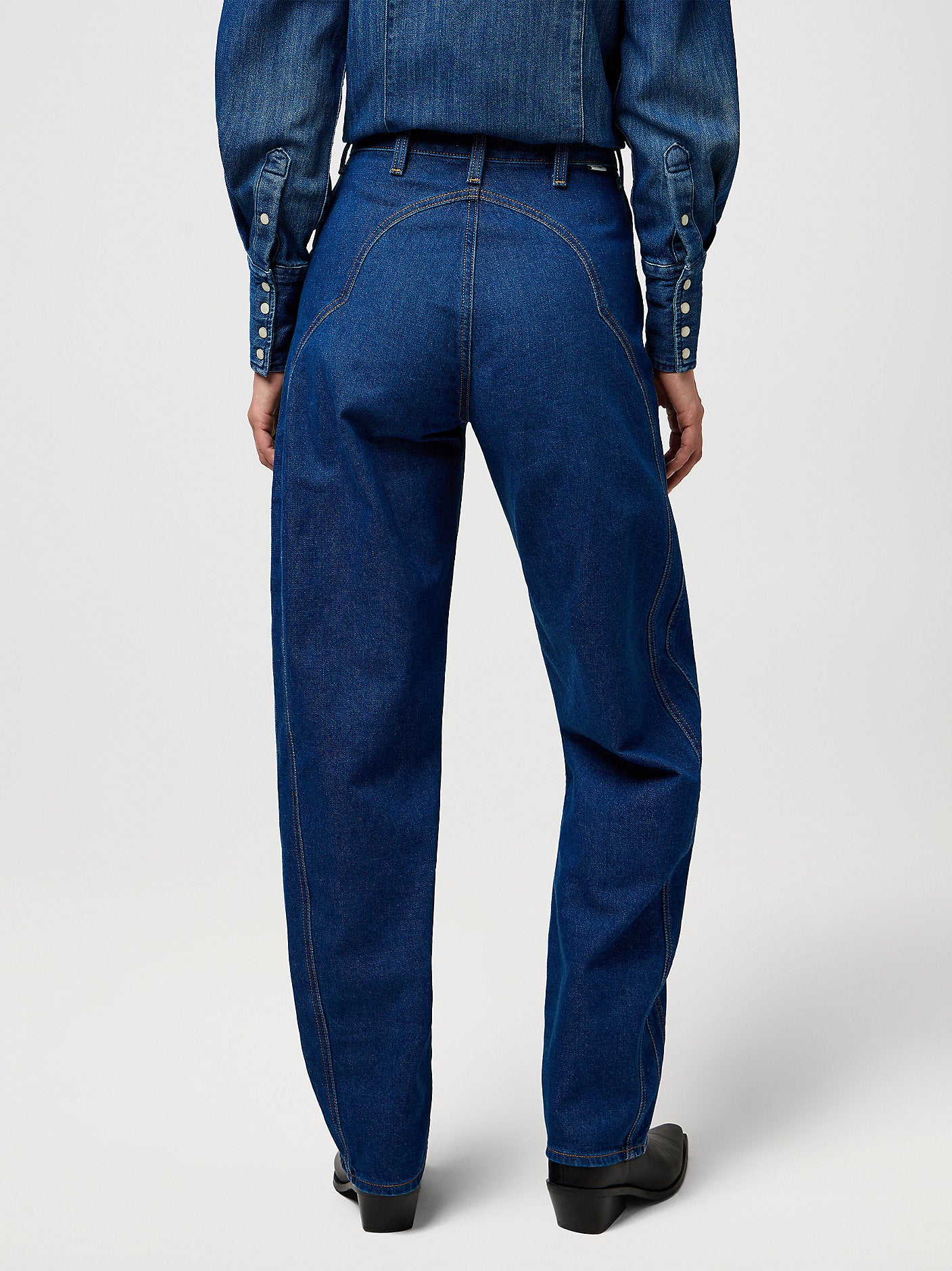 ג׳ינס Wrangler SLEEK BARREL