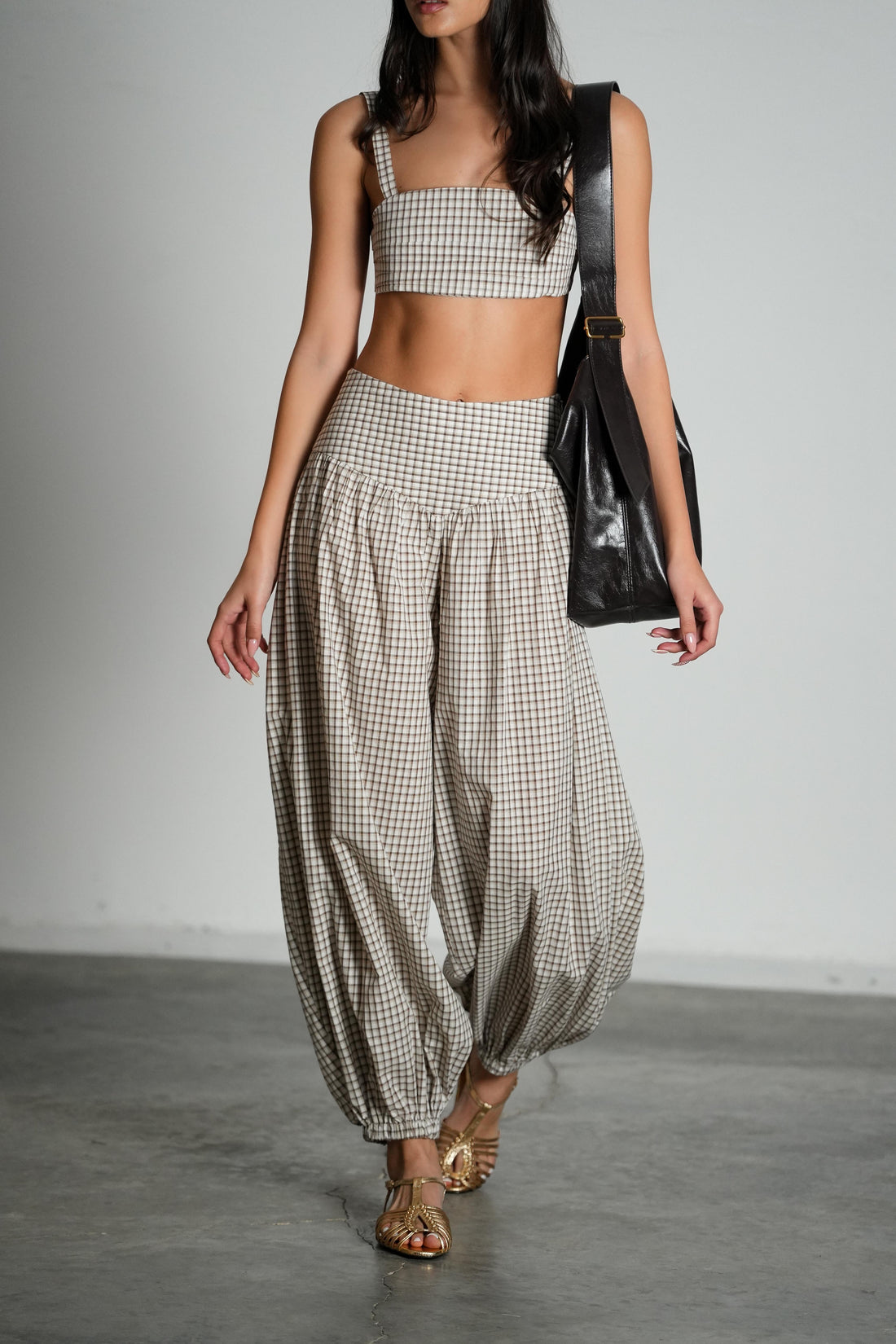 חליפת אנאיה