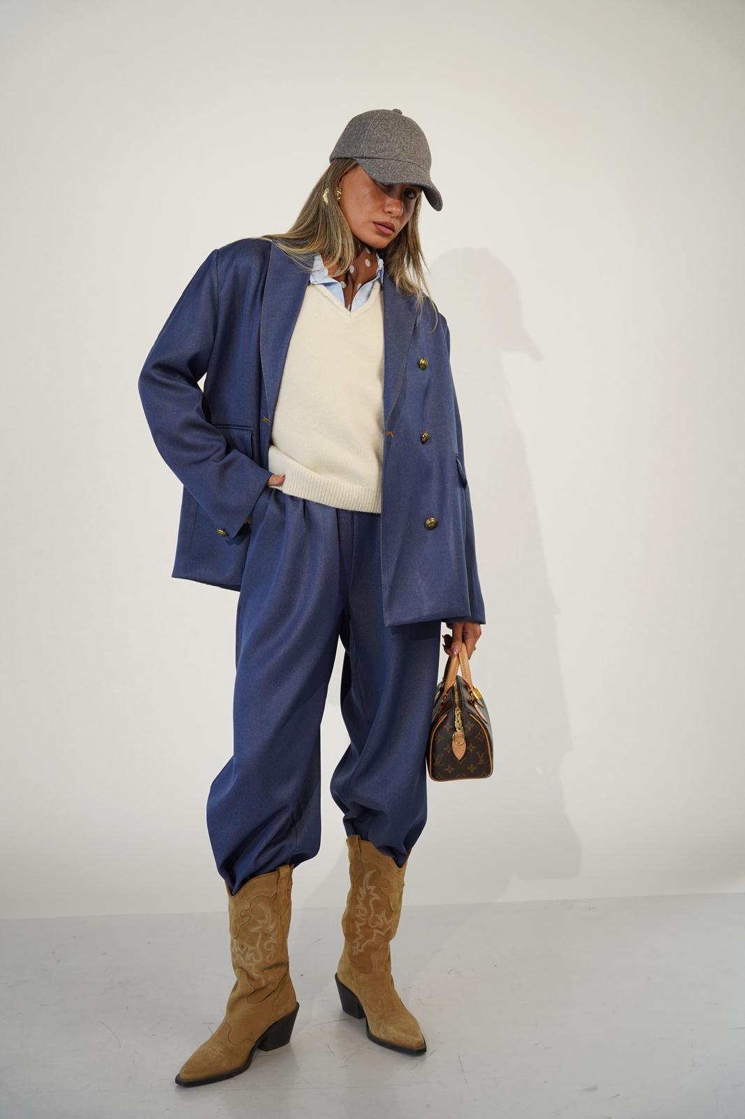 חליפת אלכסנדרה