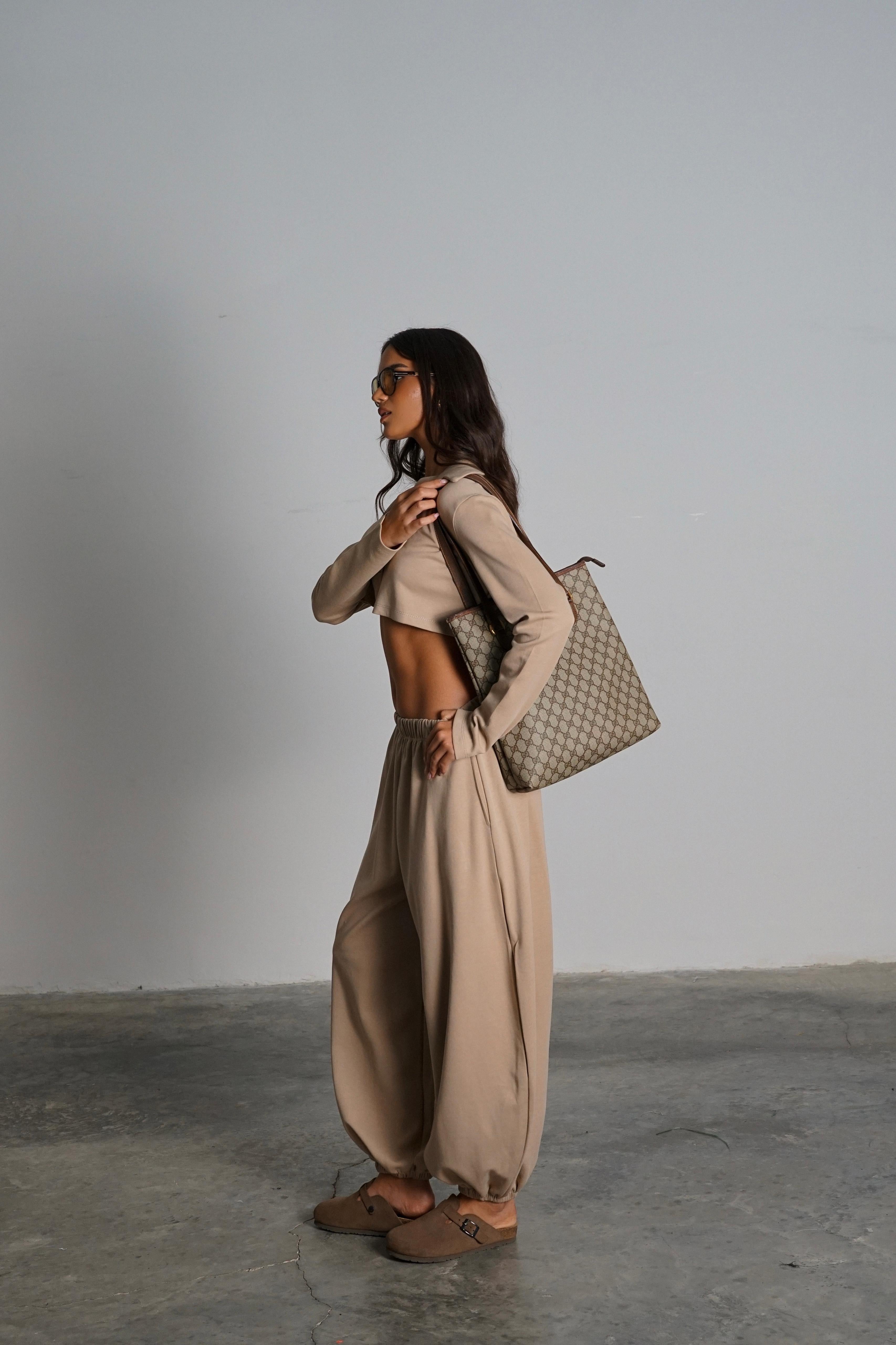 חליפת בלומה