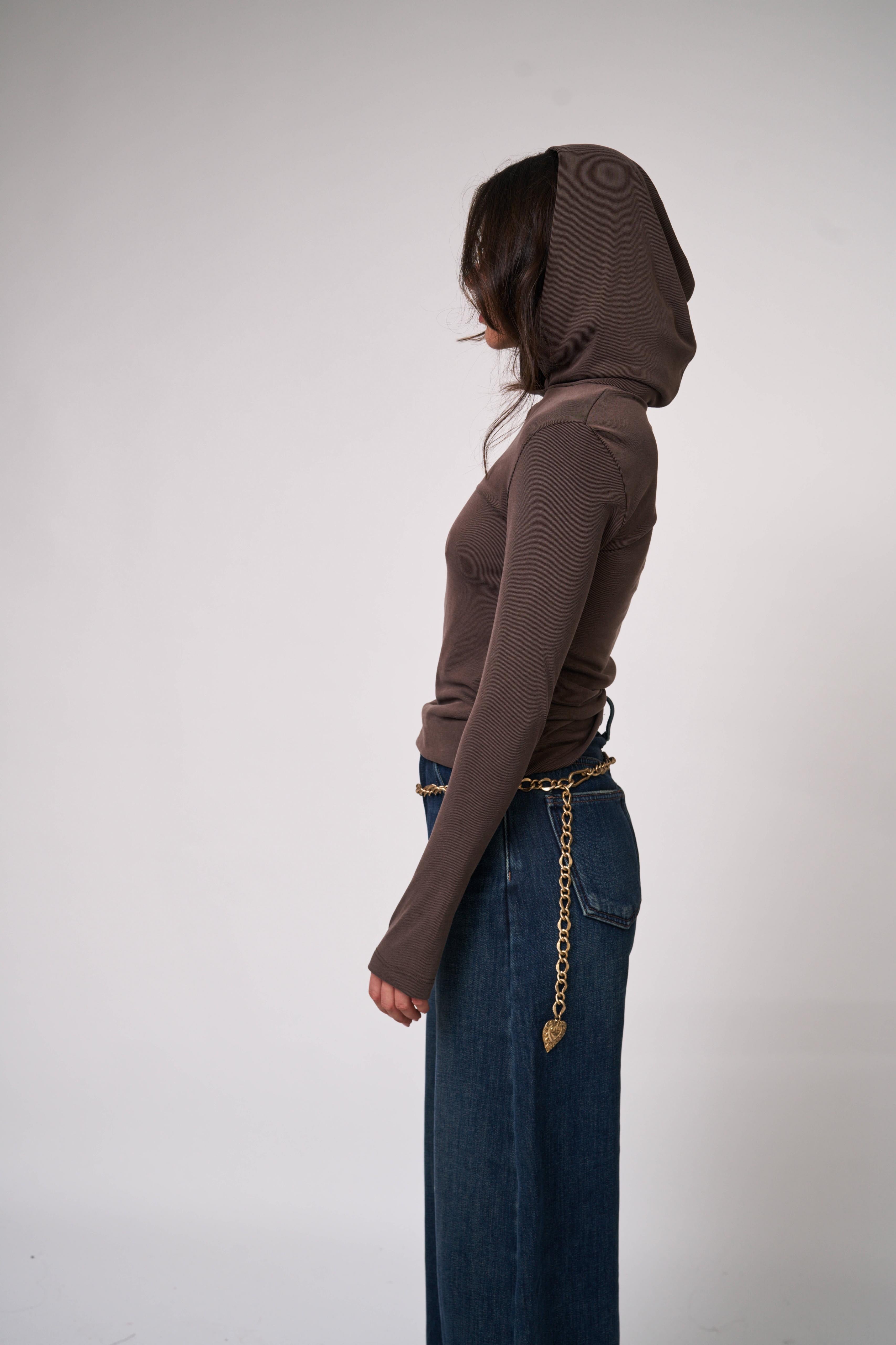 חולצת קפוצ׳ון אלה