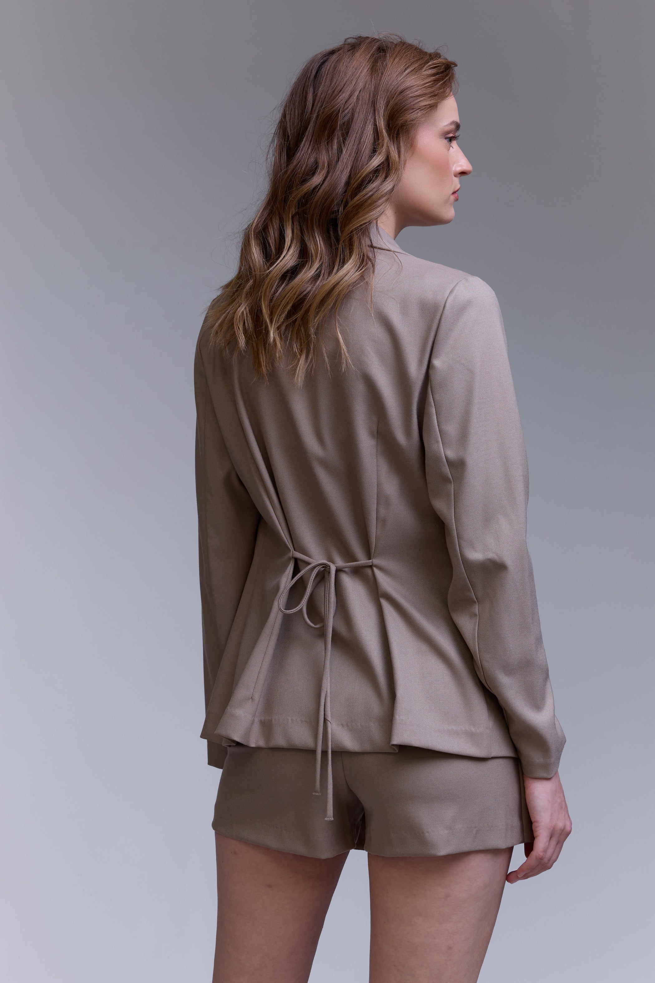 חליפת חצאית מכנס